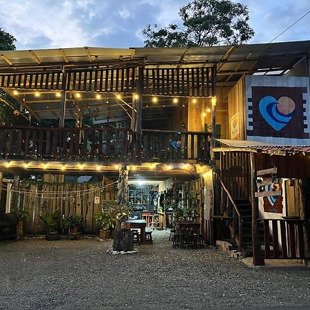 Hostel Rustico Marabi Tárcoles エクステリア 写真