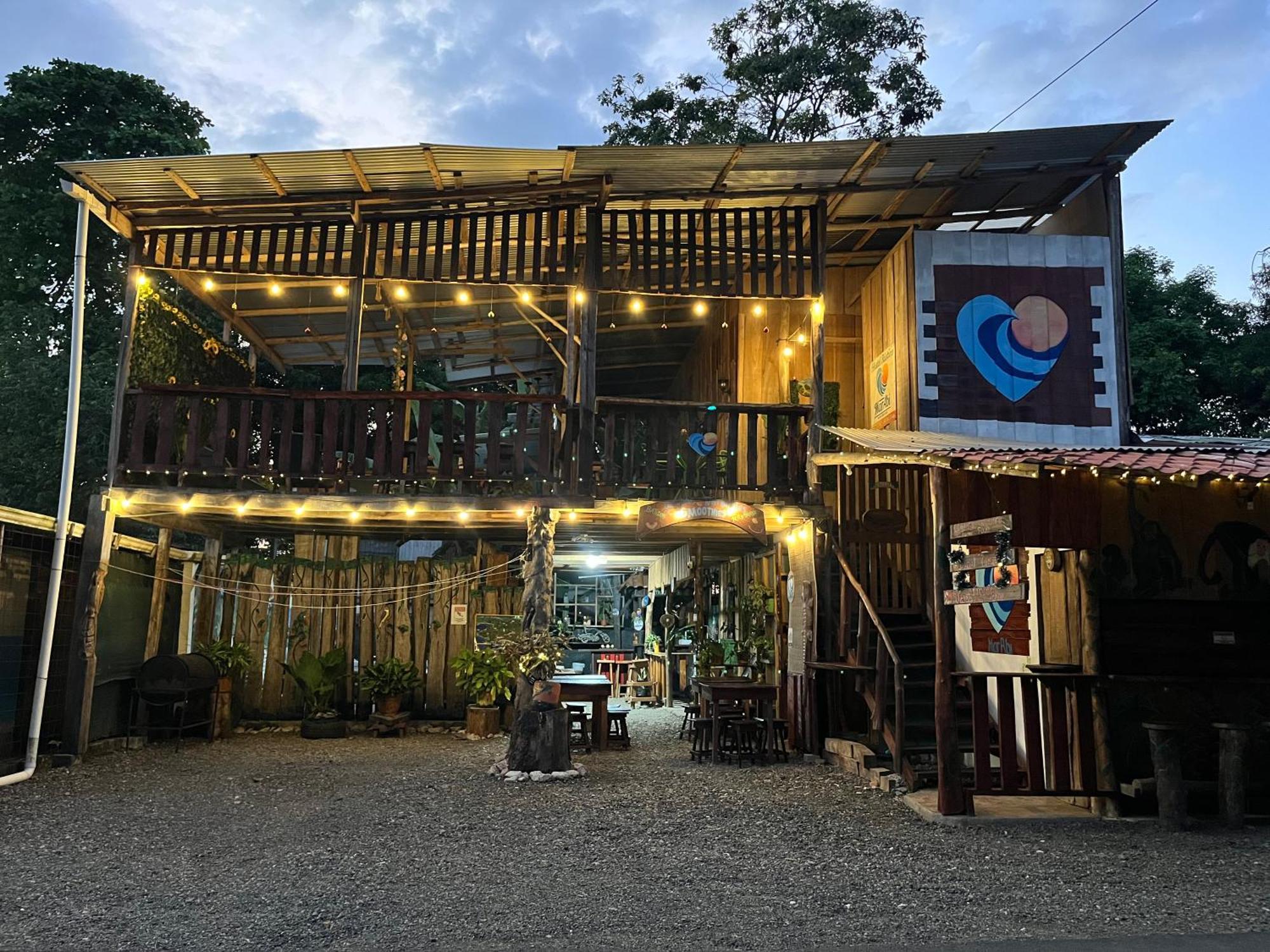 Hostel Rustico Marabi Tárcoles エクステリア 写真