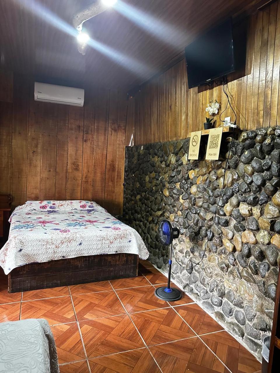 Hostel Rustico Marabi Tárcoles エクステリア 写真