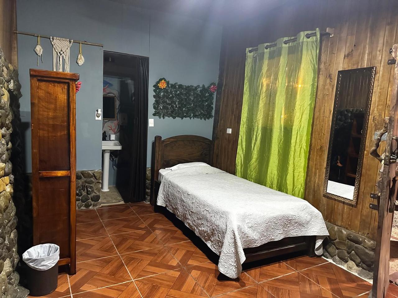 Hostel Rustico Marabi Tárcoles エクステリア 写真
