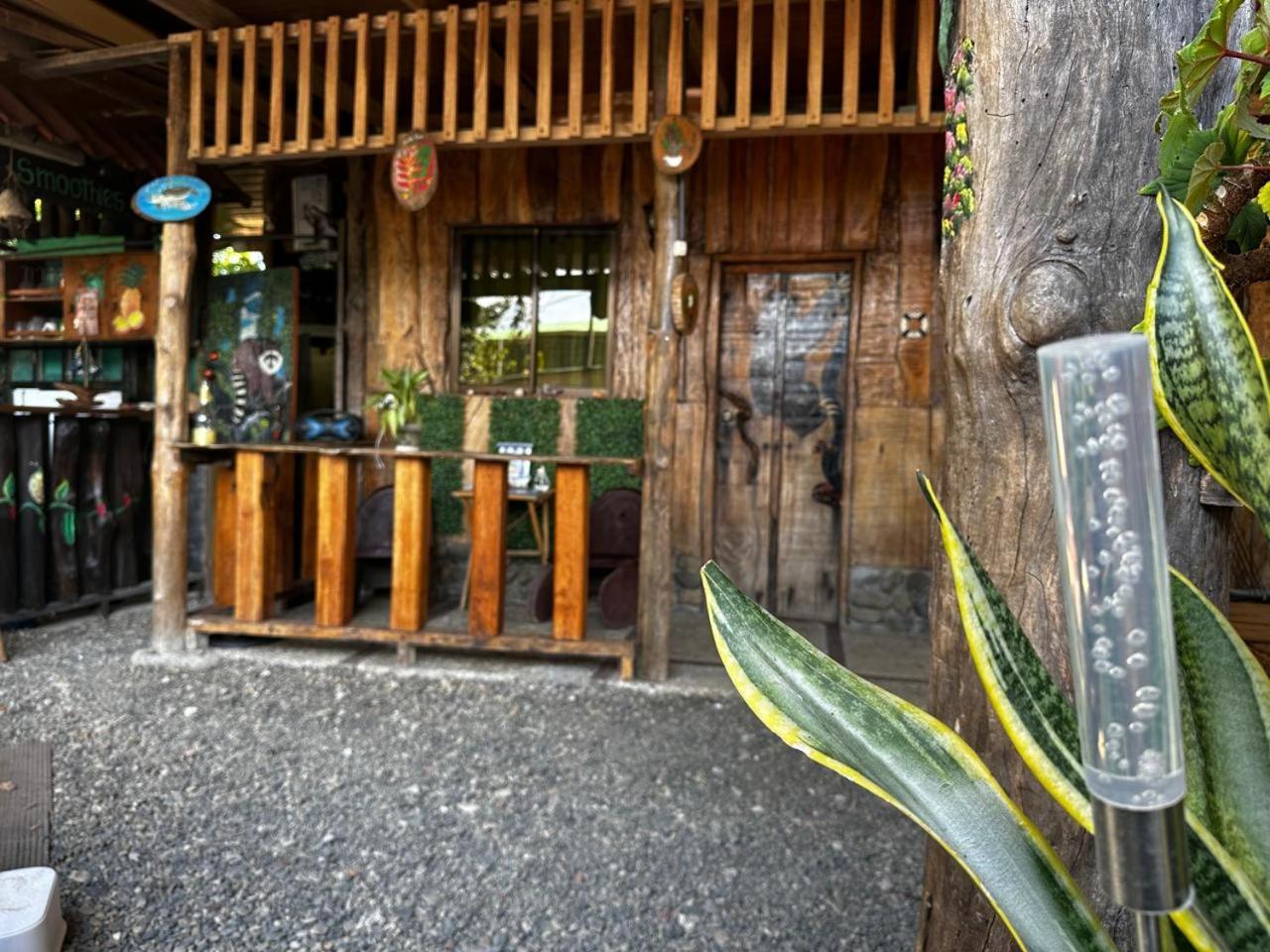 Hostel Rustico Marabi Tárcoles エクステリア 写真