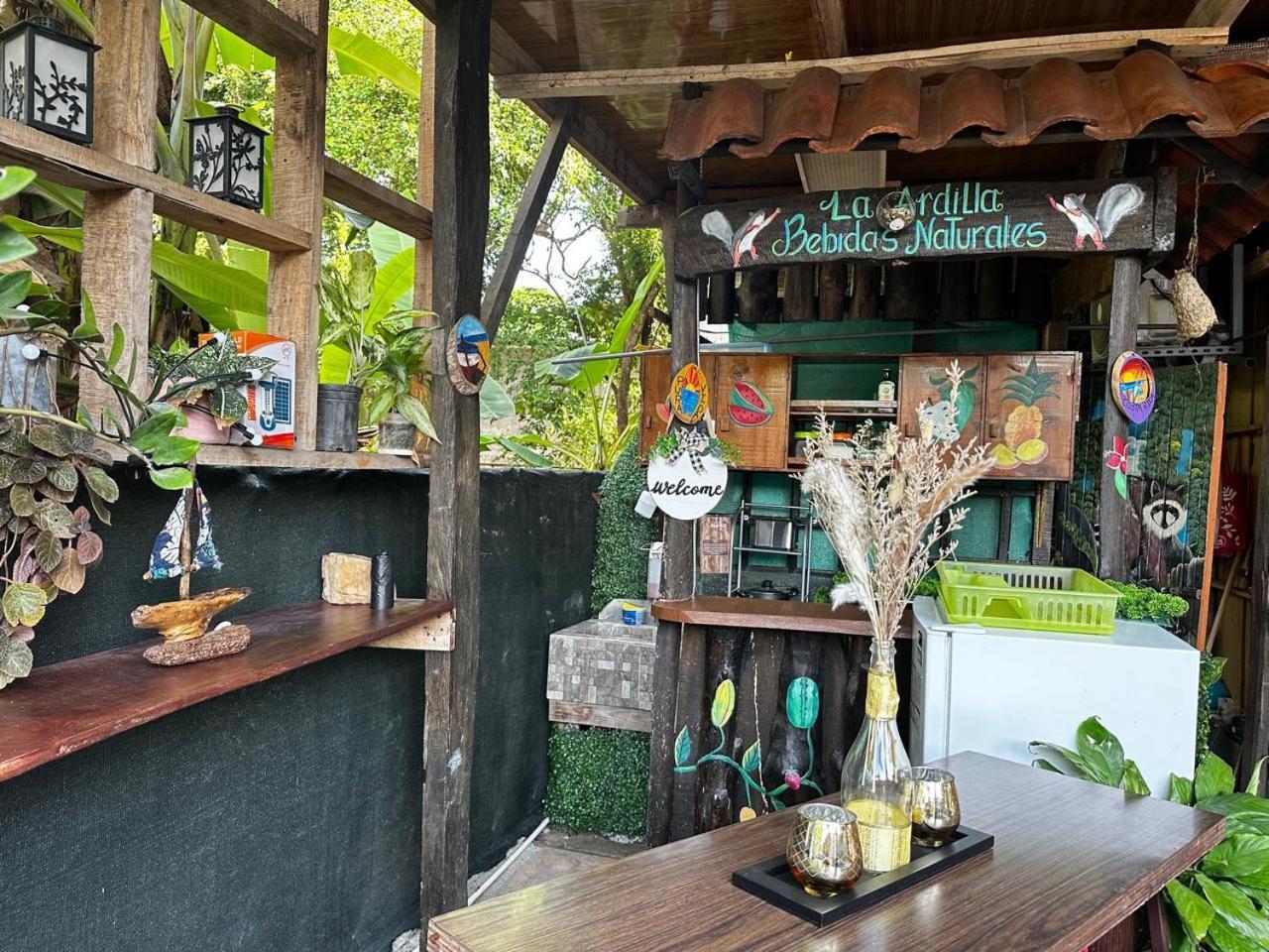 Hostel Rustico Marabi Tárcoles エクステリア 写真
